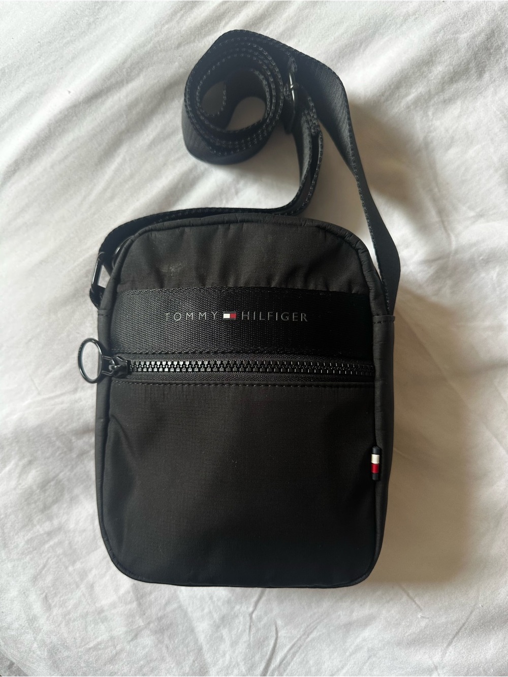 Tommy Logo Mini Reporter Bag | Men’s Crossbody Bag Purse Satchel | Black